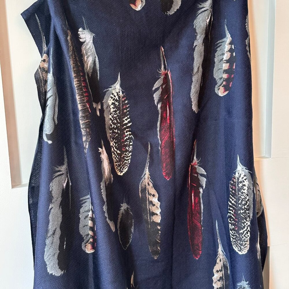 NWT ✨🪶 Feather Print Scarf – Navy Blue Feather Scarf Wrap Shawl – NWT 🪶✨